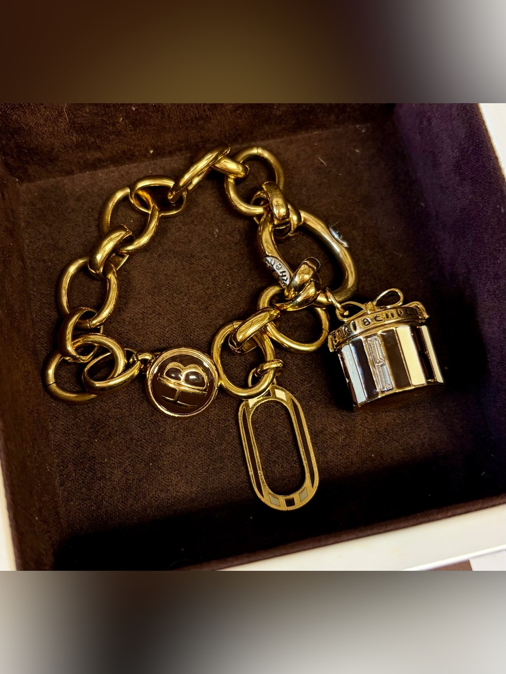 HENRI BENDEL Iconic N.Y. Hat Box Gold-Tone Bracelet w/HB dusty/Tissue/Ribbon +